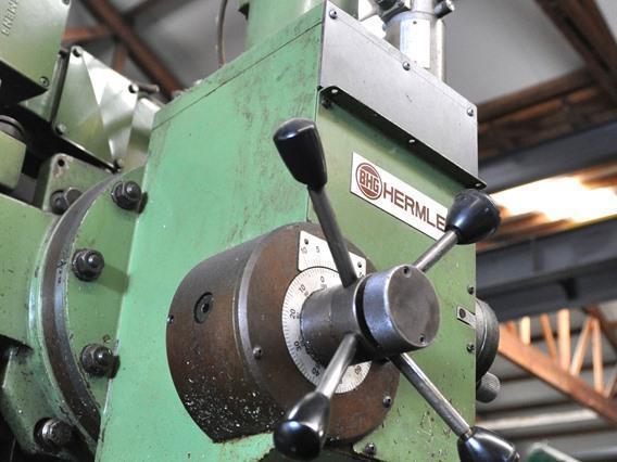 Hermle milling head with quill Hermle UWF 1000